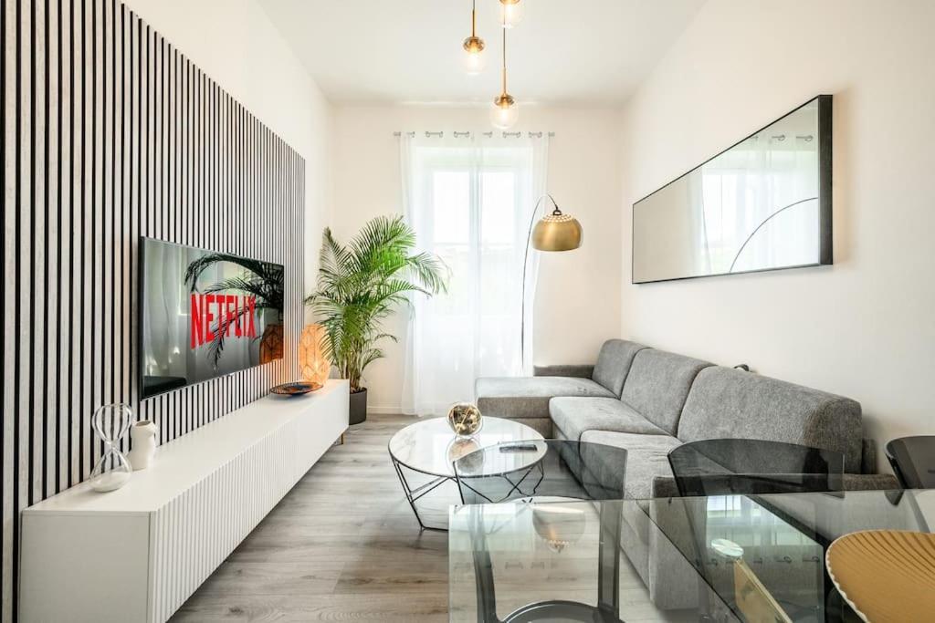 Portofino Luxury City Center - Free Parking - Ac Apartment